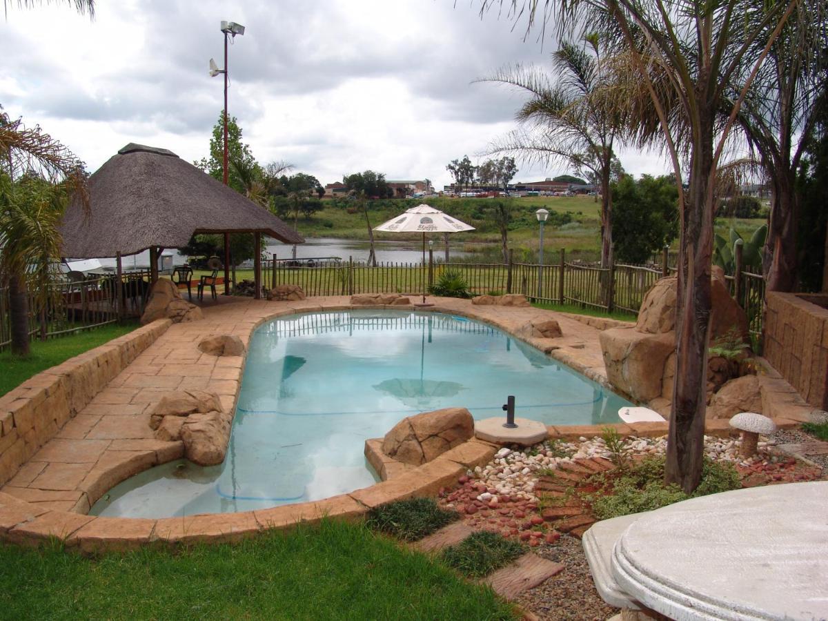 Waterside Lodge Cc Piet Retief Exterior photo